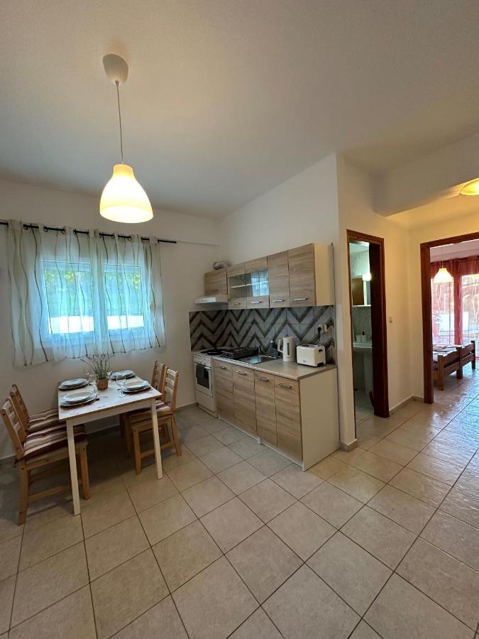4 Apartment *