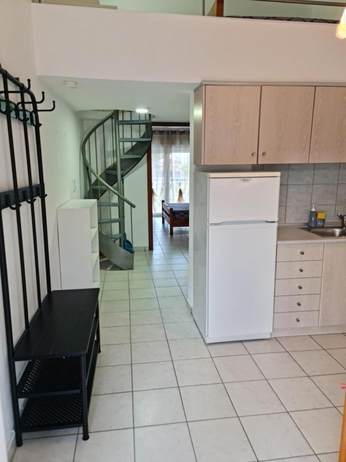Apartment 4 *