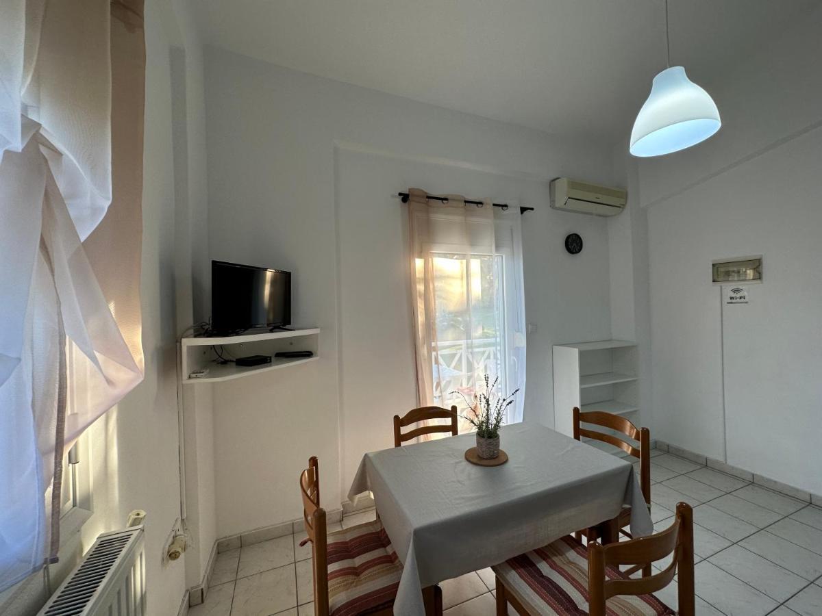 4 Apartment *