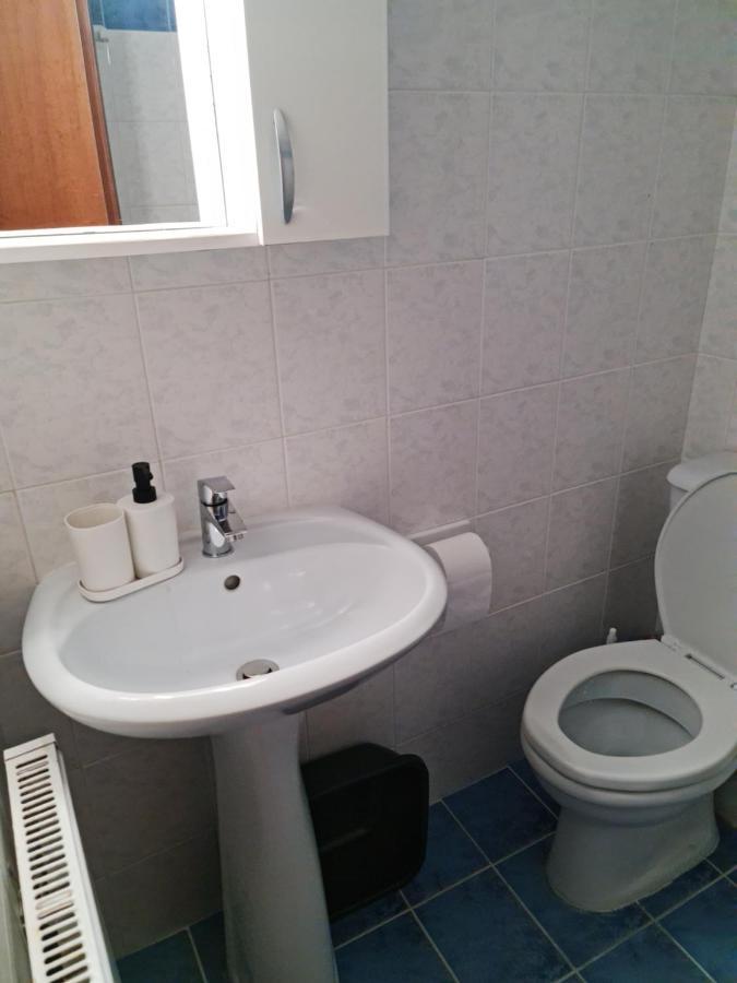4 Apartment *